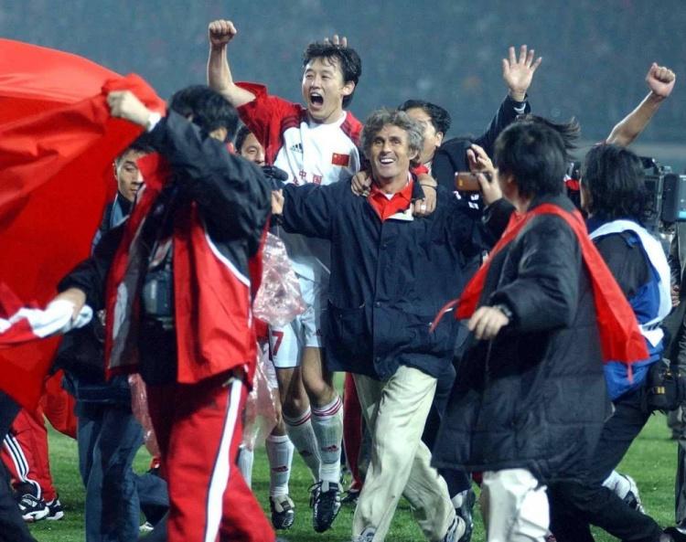 阿圭罗：瓜帅是个永远不安于现状、永远追求更多、喜欢挑战的人